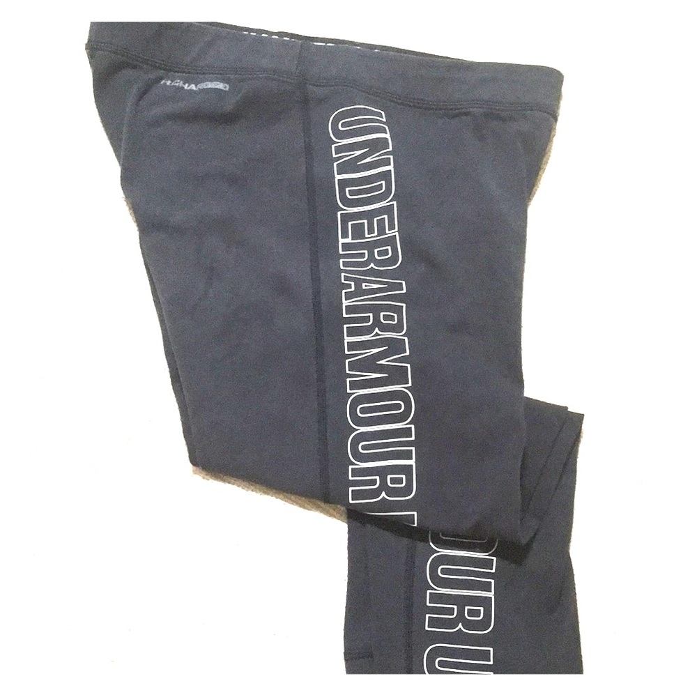 UA Charged  Capri Tights